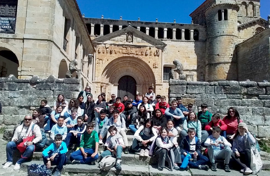 Alumnos de La Cruz visitan Asturias y Cantabria en el marco del programa Rutas Cientficas, artsticas y literarias